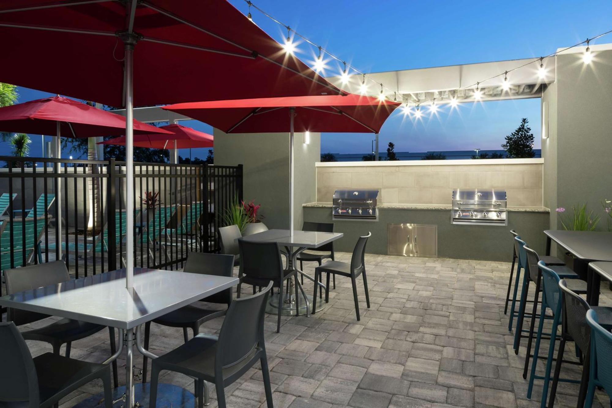 Home2 Suites By Hilton Orlando Airport Exterior foto